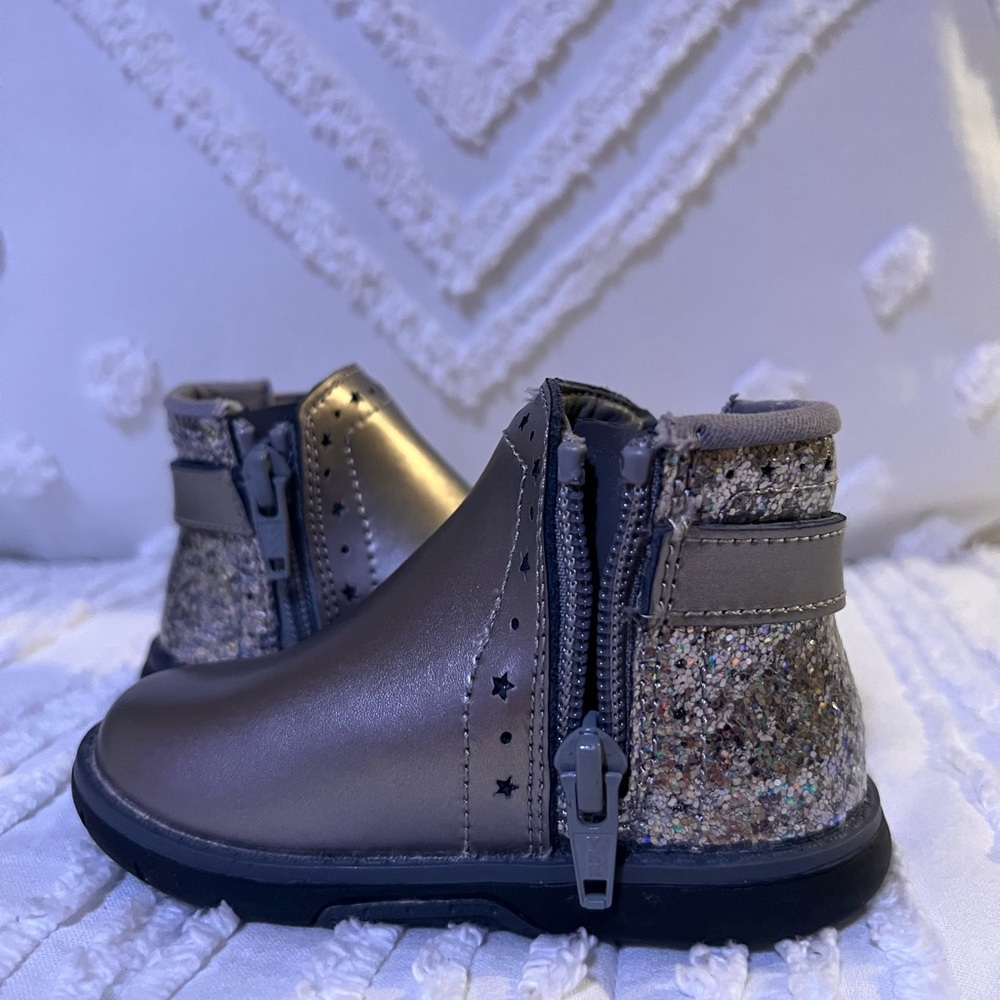 Stride rite leather booties size 5 toddler